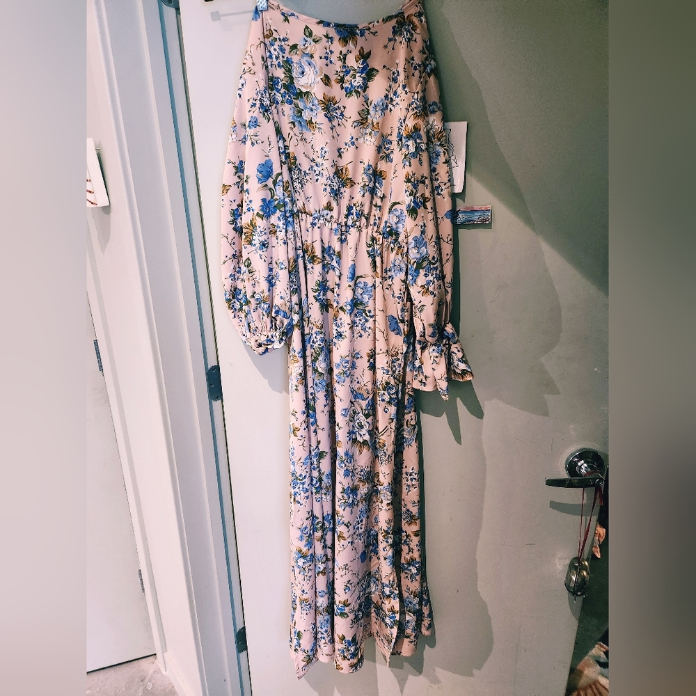 Brand New Never Worn Boho Floral Long Sleeve Maxi Dress